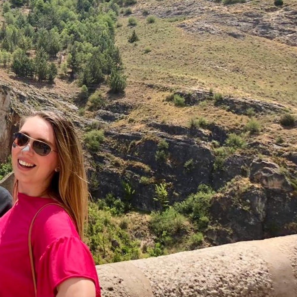 Meet your Posher, Anca